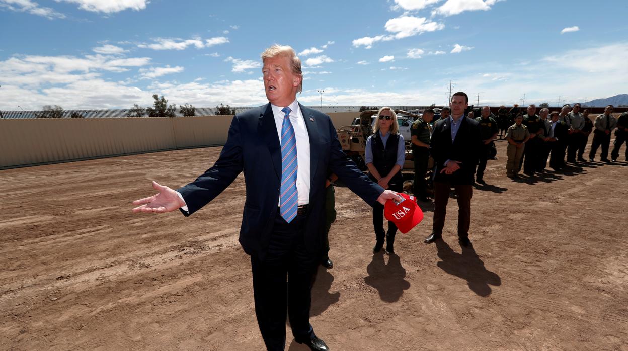 Trump desviará 7.200 millones del Pentágono para el muro con México, según «The Washington Post»