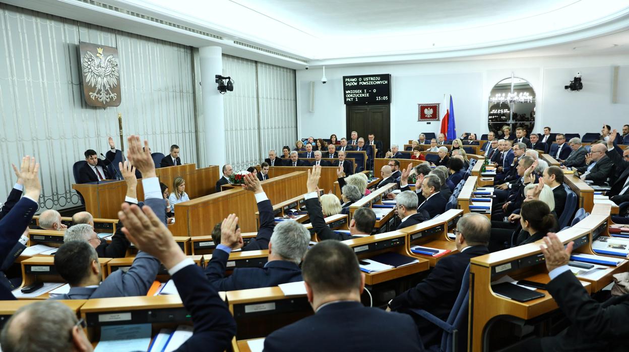 Senado de Polonia, hoy durante la votación de la reforma judicial