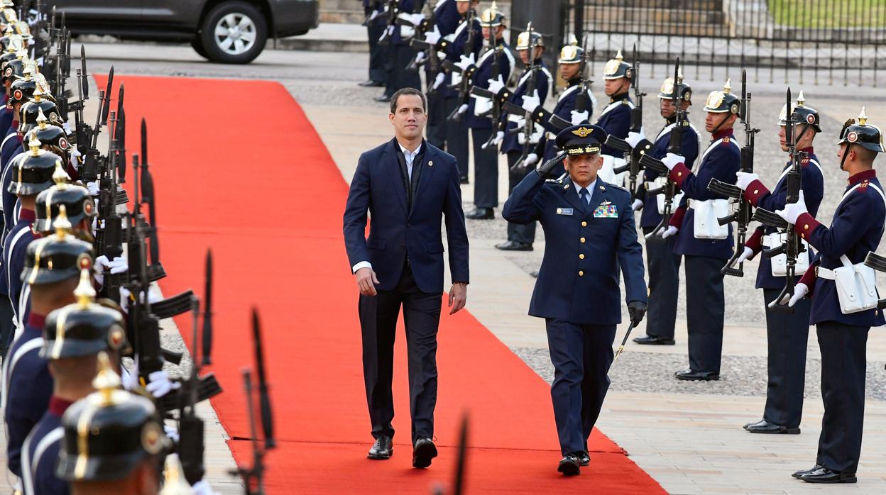 Guaidó desafía al régimen de Maduro y viaja hasta Bogotá para participar en la Cumbre Hemisférica contra el Terrorismo