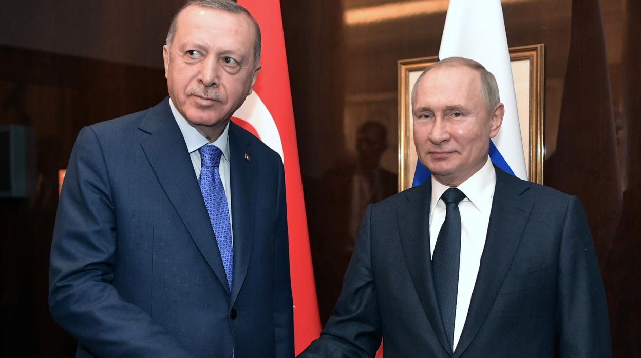 Recep Tayyip Erdogan y Vladimir Putin asisten a la Cumbre de Libia en Berlín