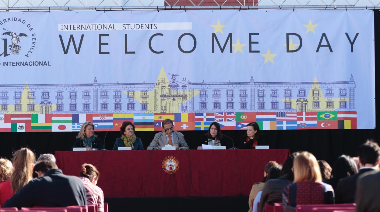 Acto de bienvenida a los estudiantes entrantes de movilidad internacional (Erasmus) de la Universidad de Sevilla