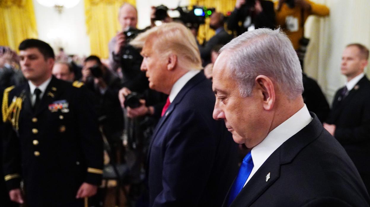 Benjamin Netanyahu, este martes en la Casa Blanca, junto a Donald Trump tras el anuncio del Plan del Siglo