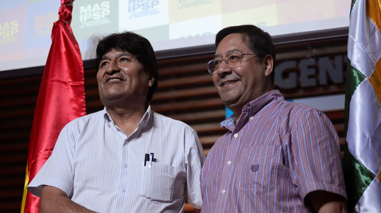 Morales y su candidato presidencial Luis Arce
