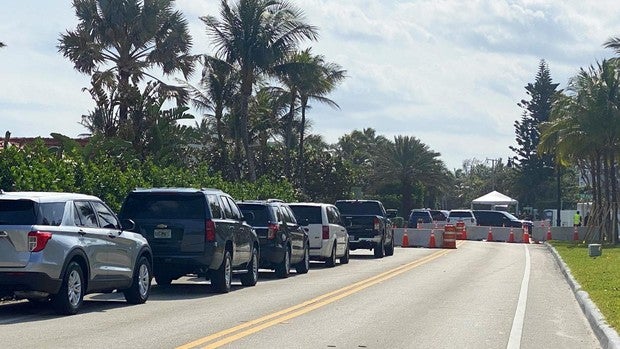 Un vehículo se salta los controles en la residencia de Trump en Florida y la Policía responde con disparos