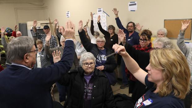 Por qué falló el recuento de votos en los caucus de Iowa