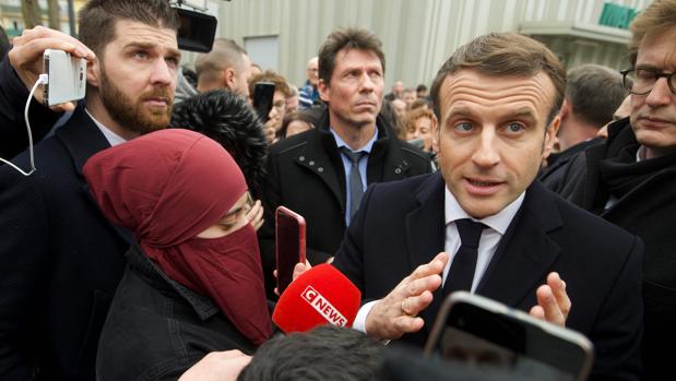Macron entra en campaña contra el «separatismo islamista» francés