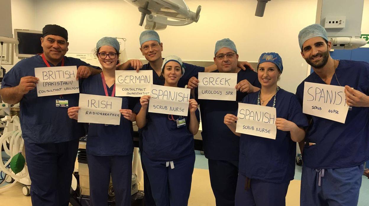 Personal del Hamerton University Hospital de Londres, en imagen difundida por las redes sociales