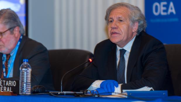 Luis Almagro es reelegido como secretario general de la OEA frente a la candidata a la que apoyaba el chavismo