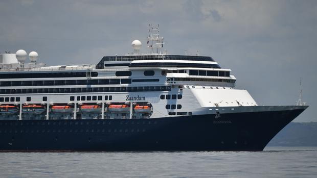 Mueren cuatro pasajeros de un crucero en el que hay casi 150 personas enfermas