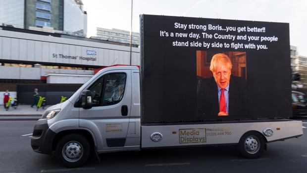 El gran giro de Boris Johnson ante la amenaza del coronavirus