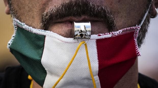 Los italianos temen más la pobreza que el virus: el 54% pone la economía por encima de la salud