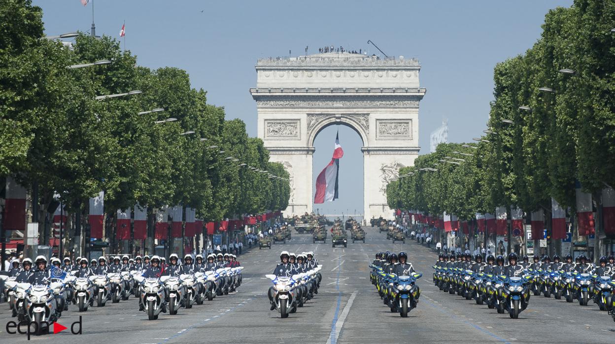 Imagen del tradicional Desfile de la Fiesta Nacional en París