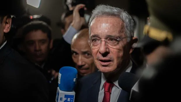 La Corte Suprema de Colombia abre una investigación contra Álvaro Uribe por escuchas de militares
