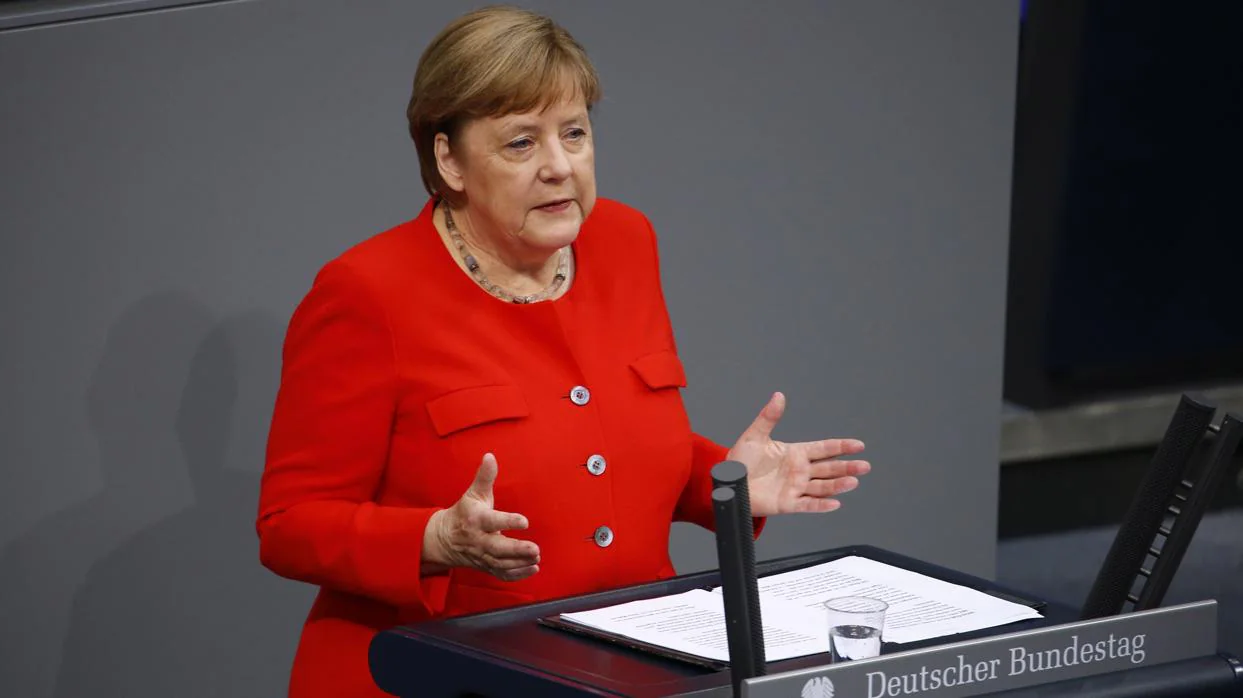La canciller alemana, Angela Merkel, durante su intervención este jueves en el Bundestag