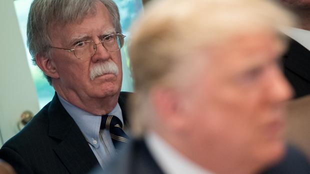 John Bolton revela en su libro las dudas de Trump sobre forzar la caída de Maduro