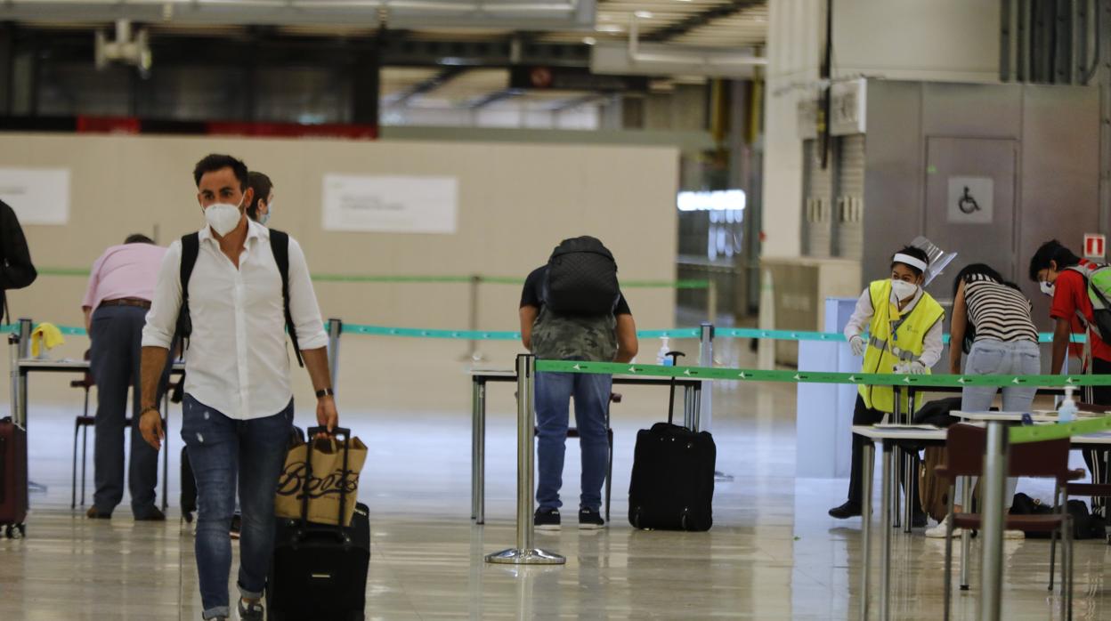 Confusión entre los españoles residentes en EE.UU. sobre la posibilidad de volver a su país