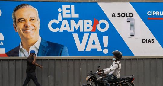 Valla publicitaria de la candidatura presidencial de Abinader