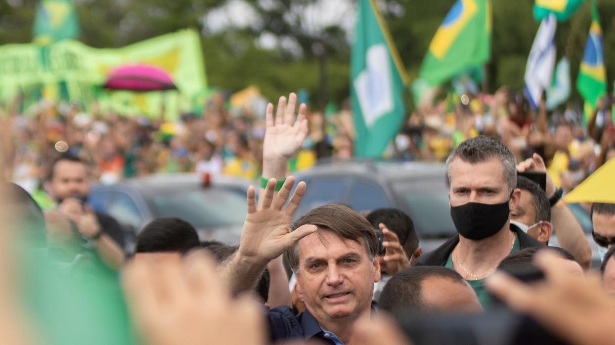 Jair Bolsonaro, sin mascarilla durante un acto con simpatizantes en Brasilia