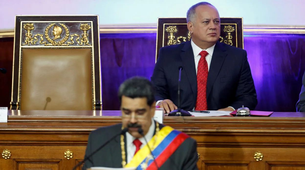 Maduro asiste a una sesión de control de la Constituyente