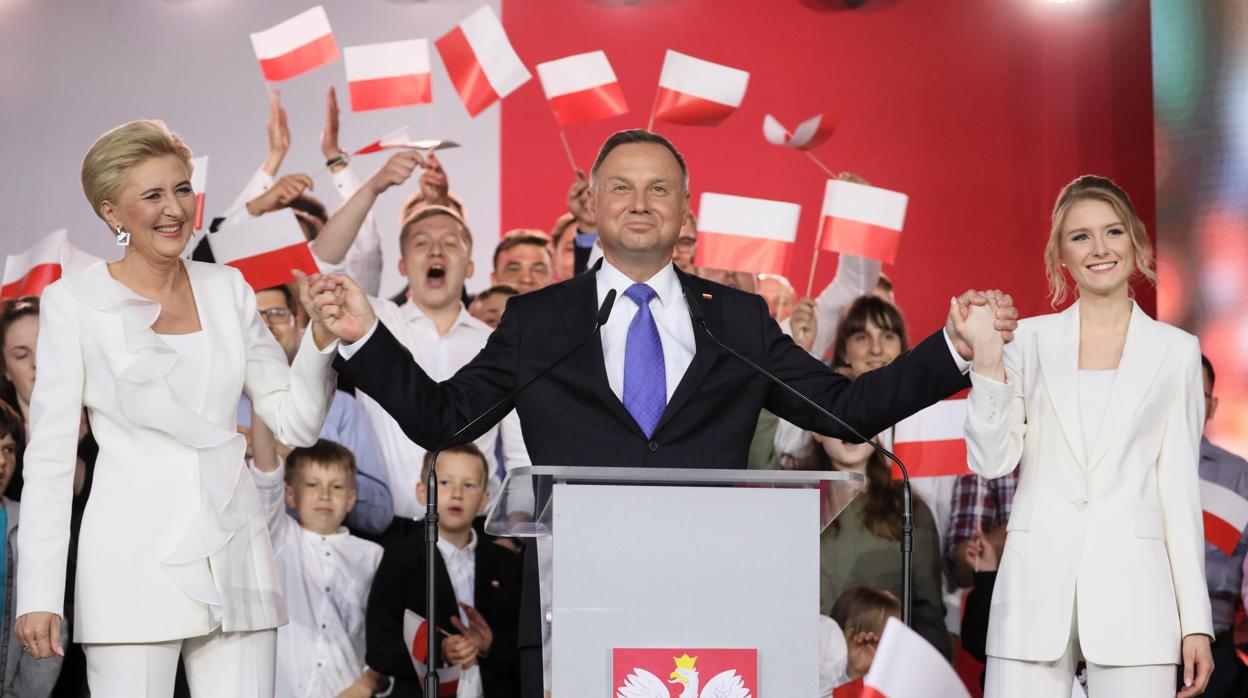 El actual mandatario de Polonia, Andrzej Duda, gana las elecciones presidenciales con el 51,2% de los votos