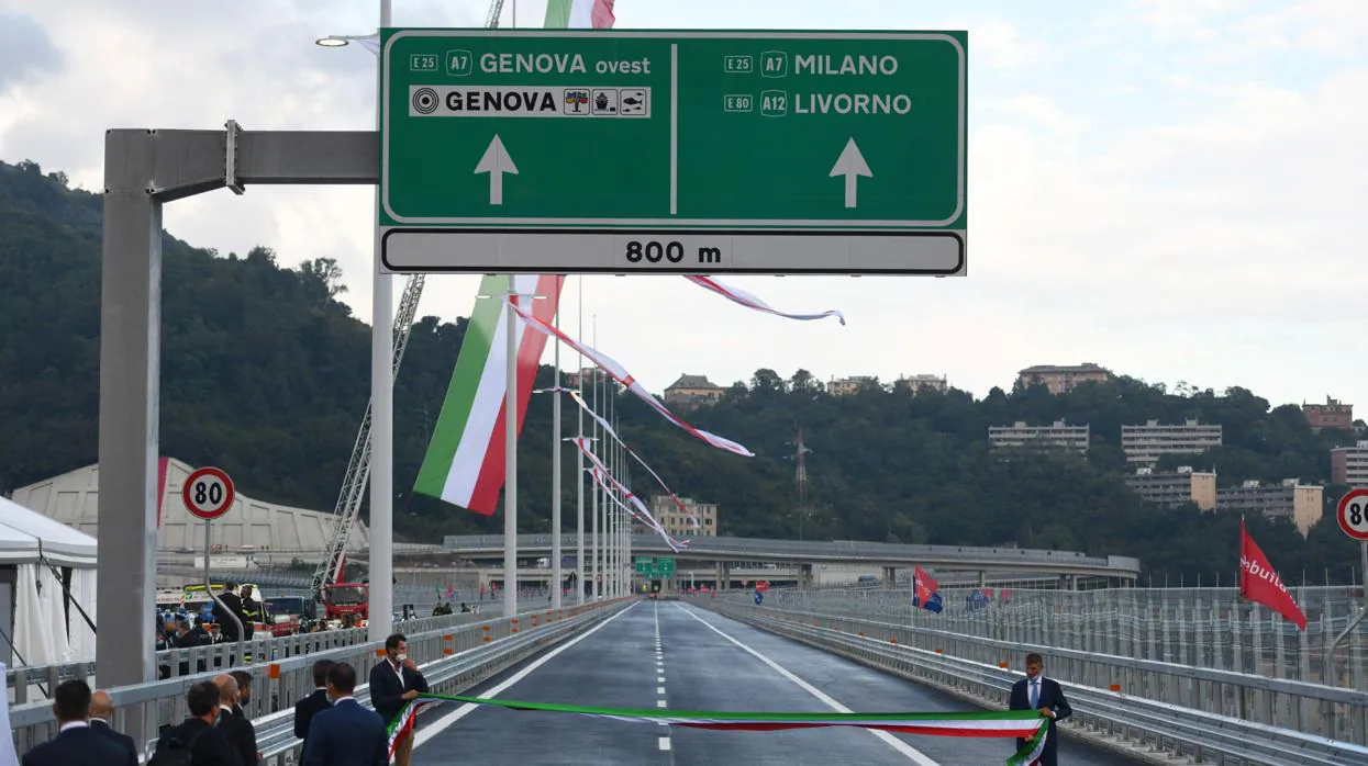 Vista general del nuevo puente de Génova