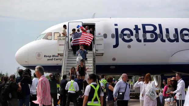 EE.UU. suspende los vuelos chárter privados a Cuba