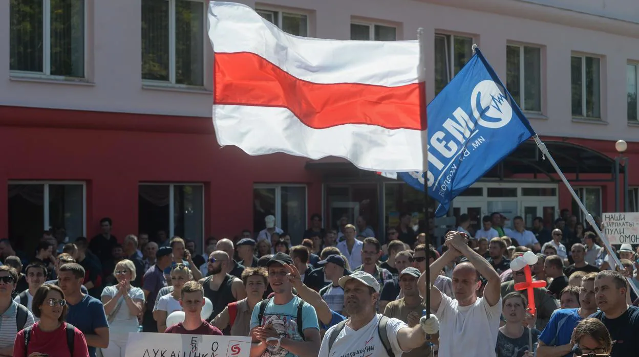 Trabajadores durante la huelga general convocada en Bielorrusia