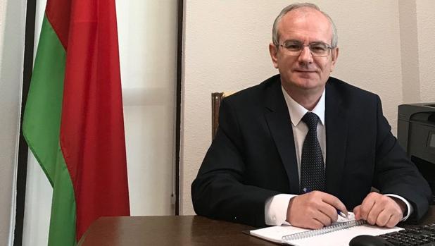 Lukashenko destituye a su embajador en España por pedir investigar la represión durante las protestas