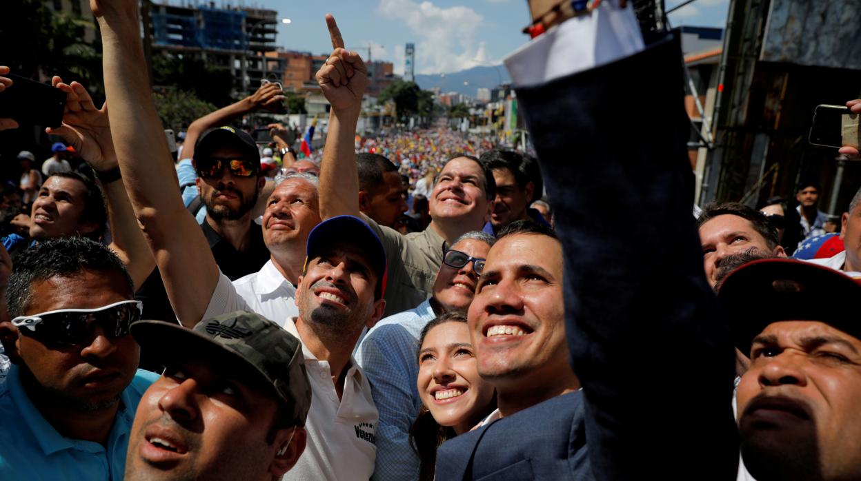 Henrique Capriles y Juan Guaidó, durante una manifestación contra Maduro en febrero de 2019