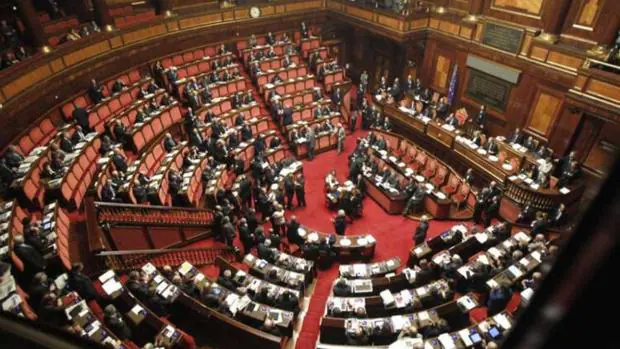 Italia vota un referéndum para reducir más de un tercio los escaños del Parlamento