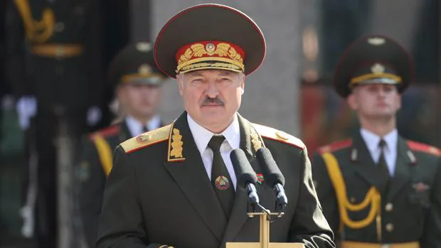 Lukashenko se autoproclama por sorpresa presidente de Bielorrusia en una ceremonia no anunciada