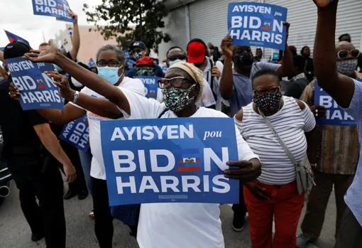 Los haitianos suelen ser de inclinación demócrata (como los que aparecen en la imagen), aunque Marleine Bastien asegura que hay un «creciente nicho» republicano también