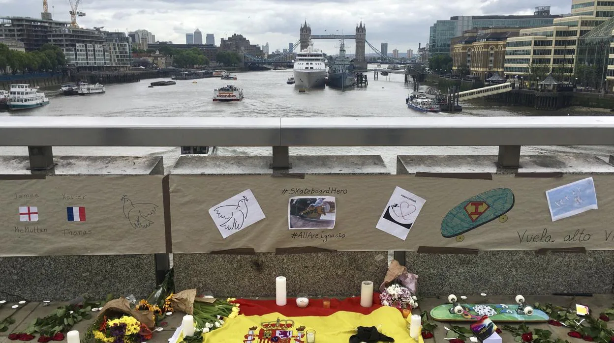 Homenaje al héroe del monopatín español en el atentado de Londres de junio de 2017