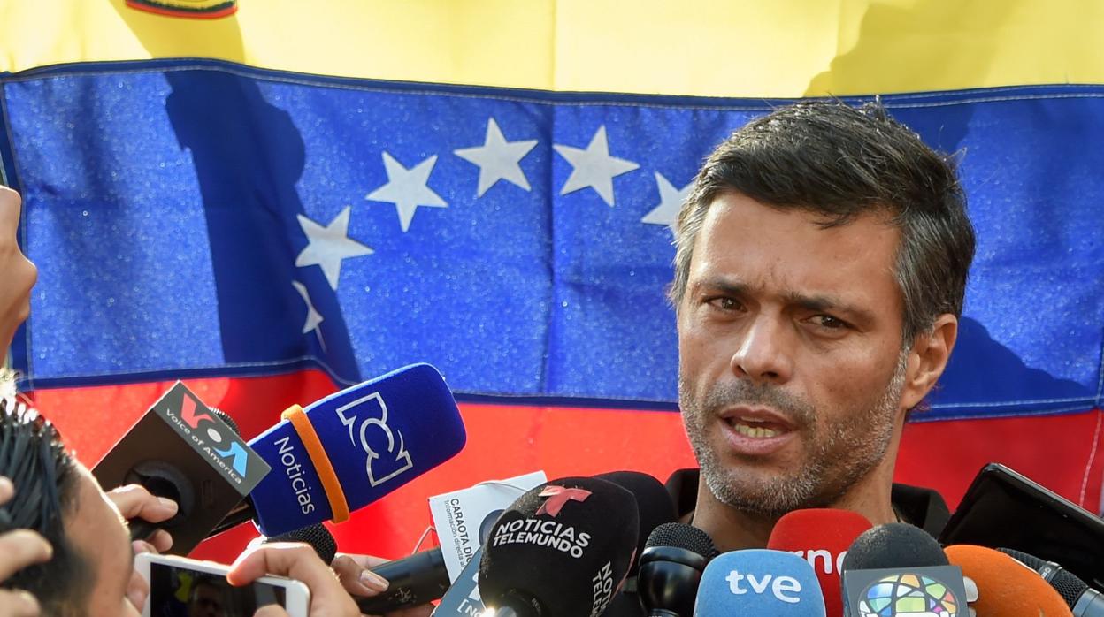 Vea en directo la comparecencia de Leopoldo López desde Madrid