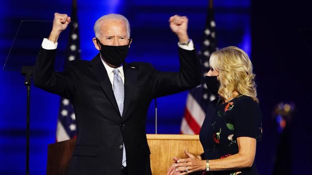 Biden reclama el uso generalizado de la mascarilla