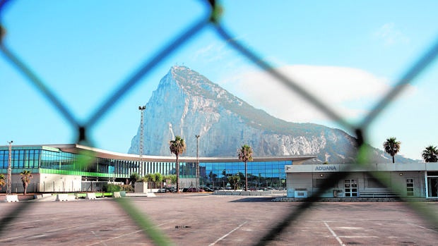 España y Reino Unido alcanzan un acuerdo final sobre los 15.000 trabajadores transfronterizos de Gibraltar