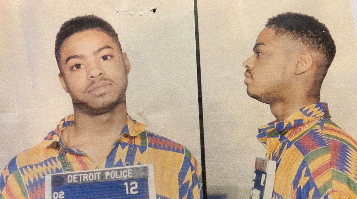 Ficha policial de Lacino Hamilton