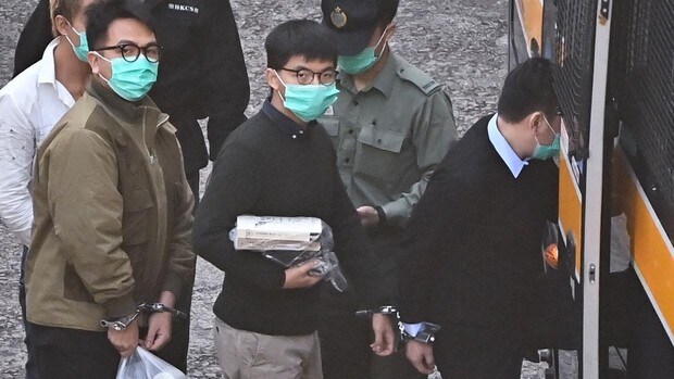 Condenados Joshua Wong y otros dos activistas de Hong Kong por un cerco masivo a la Policía