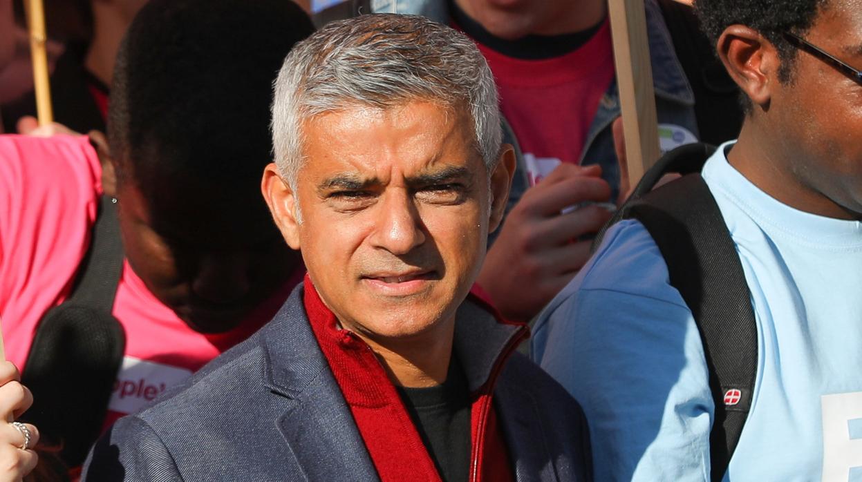 Sadiq Khan, en una manifestación en Londres