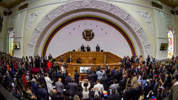 ¿Por qué Maduro aumenta de 167 a 277 el número de diputados de la Asamblea Nacional?
