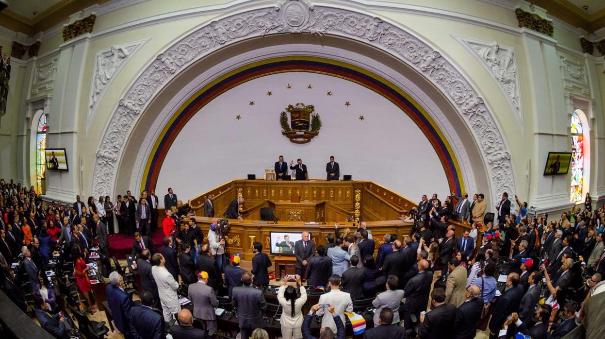 Foto de archivo que muestra la toma de posesión de la Asamblea Nacional por parte de la oposición, en 2016