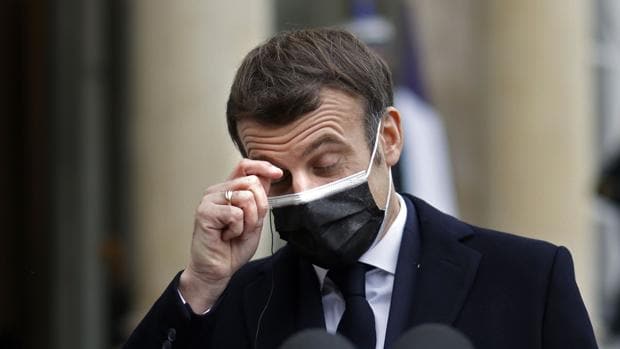 Macron, aislado en La Lanterne con tos, cansancio y fiebre