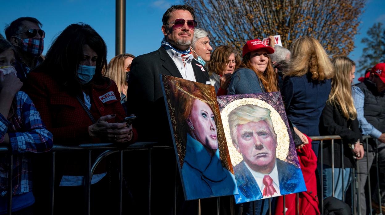Seguidores de Trump, en un mitin de los candidatos republicanos al Senado por el estado de Georgia