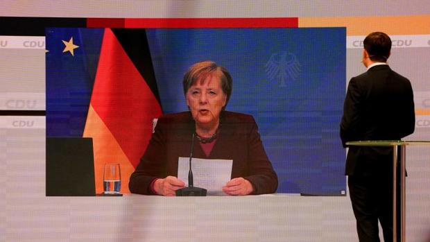 Merkel no apoya a ninguno de los tres candidatos a sucederla