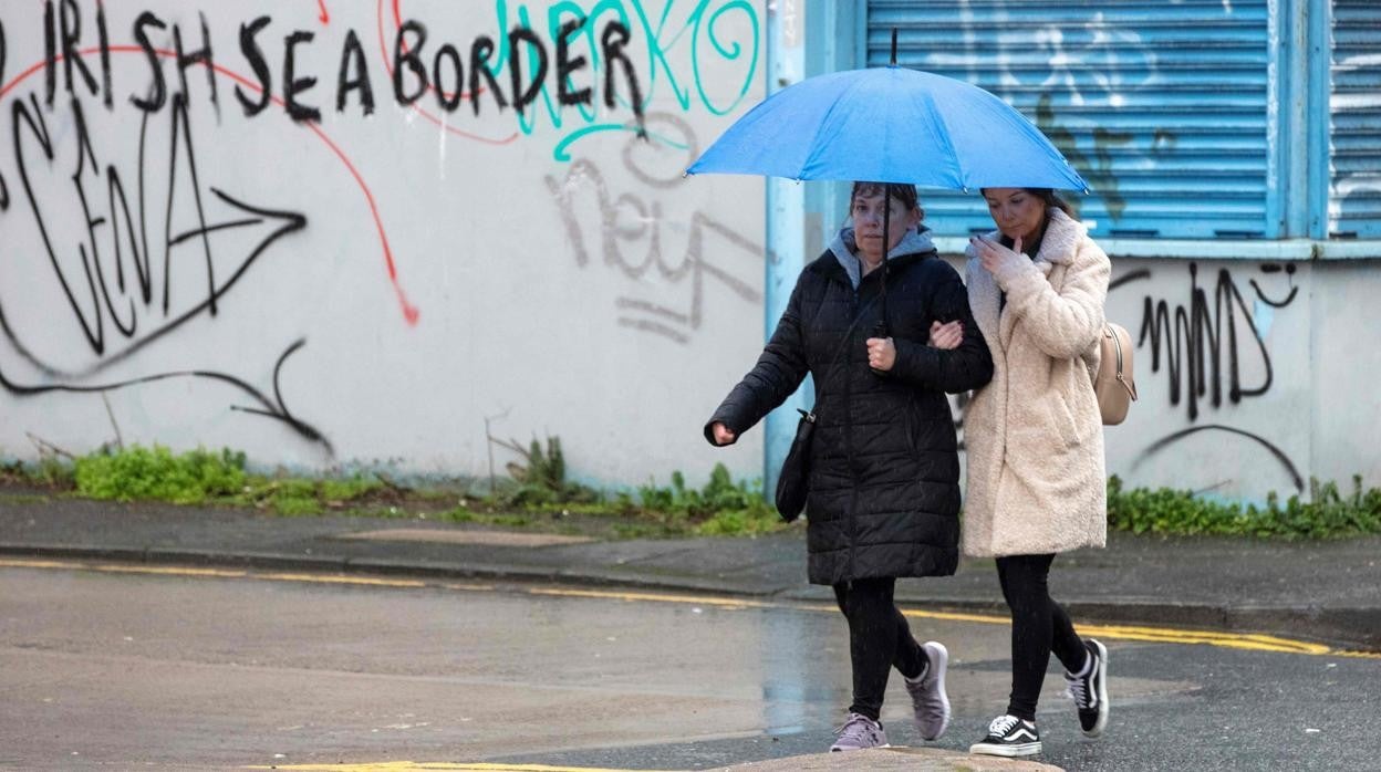 Pintada en el sur de Belfast contra una frontera dentro del Reino Unido
