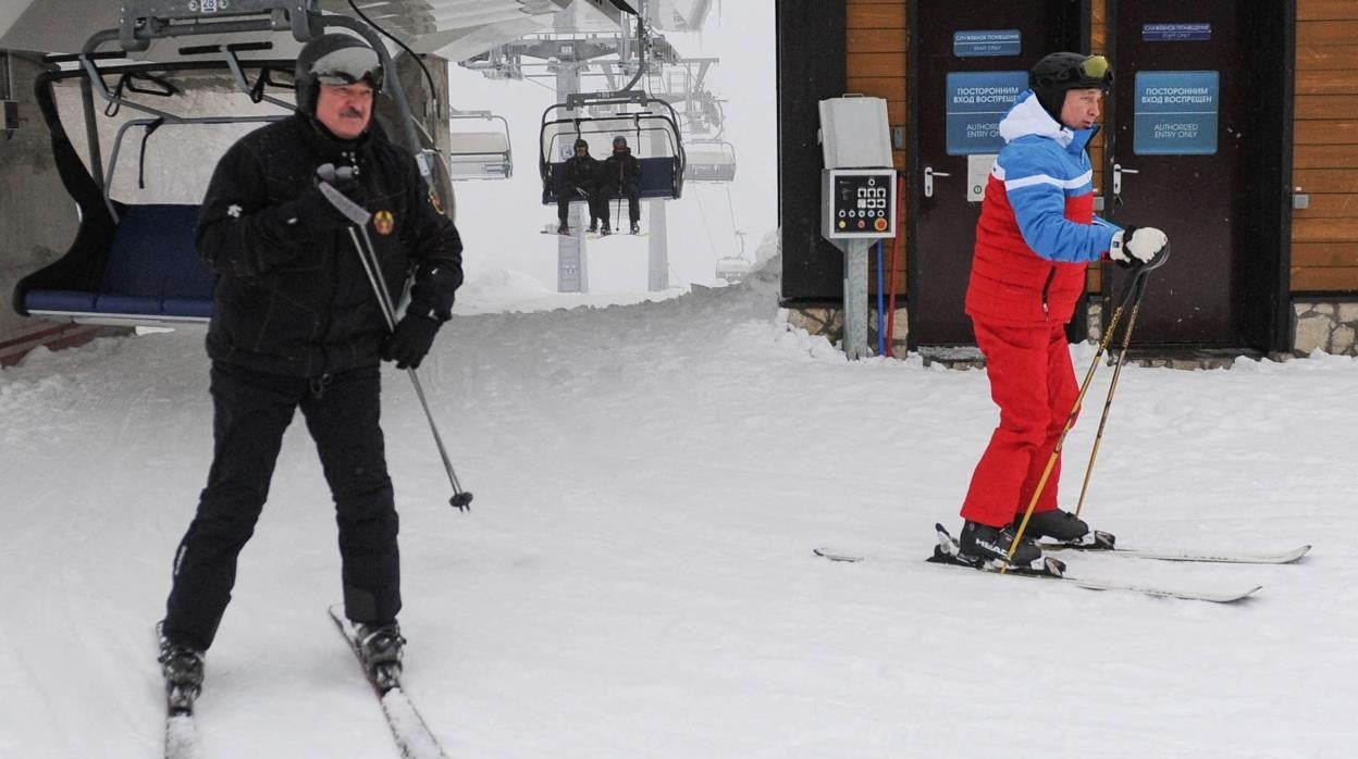 Lukashenko y Putin esquiaron juntos en Sochi