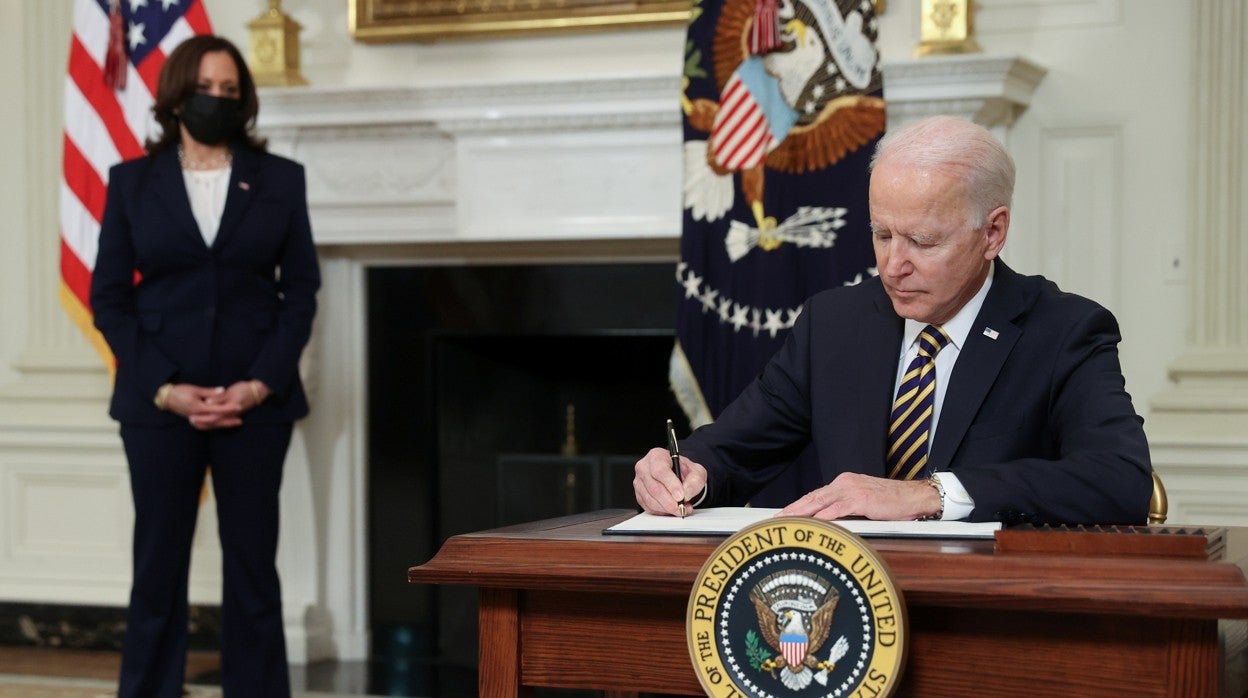 Biden revoca la orden de Trump que impedía la entrada de migrantes por «riesgo para el mercado laboral»