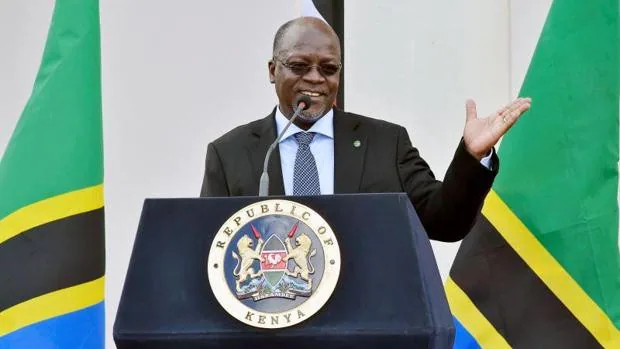 Muere el presidente de Tanzania, el negacionista del Covid-19 que le hizo una PCR a una papaya y a una cabra