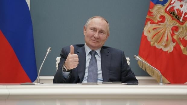 Putin firma la reforma que le permitiría seguir en el poder hasta 2036