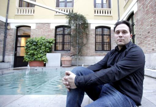 El poeta y periodista granadino Daniel Rodríguez Moya